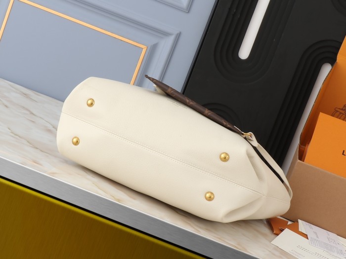LV Low Key Cabas Bag M25341 LM091 47cm
