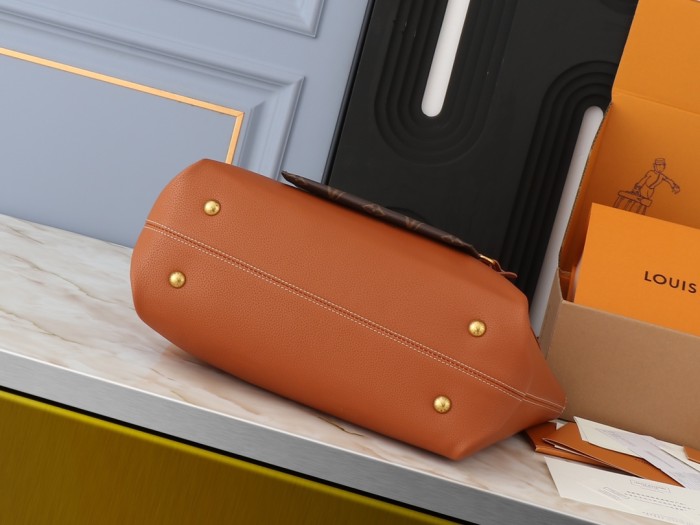 LV Low Key Cabas Bag M25341 LM091 47cm
