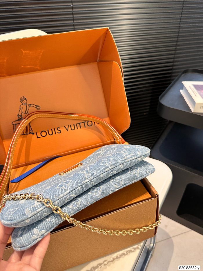 LV Liv pochette SSQ091 24cm