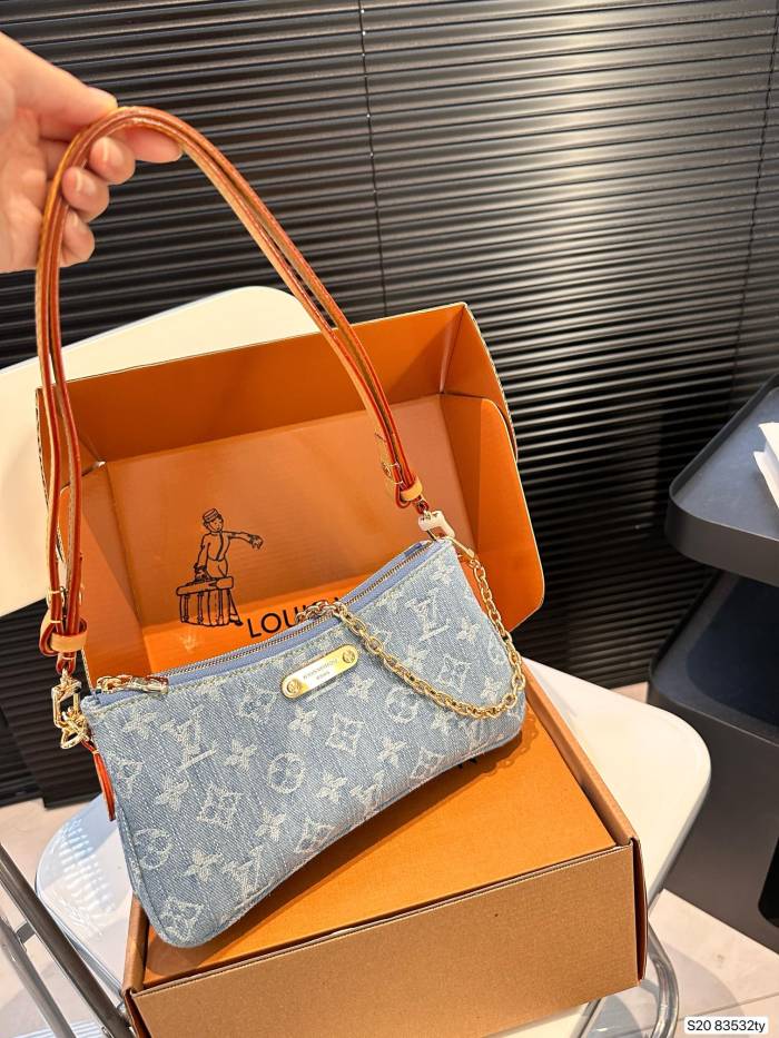 LV Liv pochette SSQ091 24cm