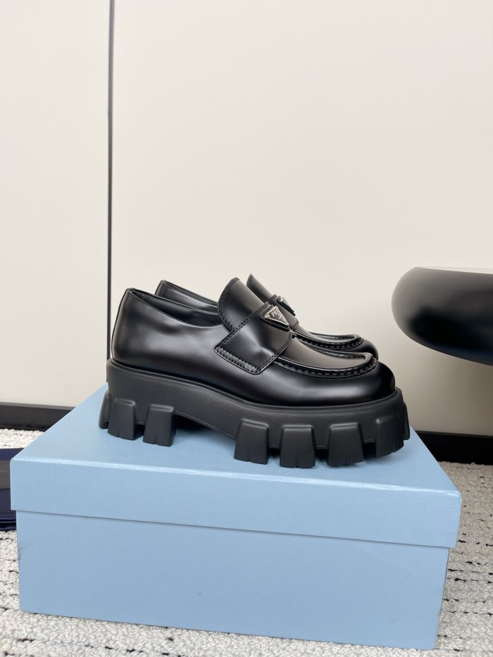 Prada 015 Casual shoes HL023