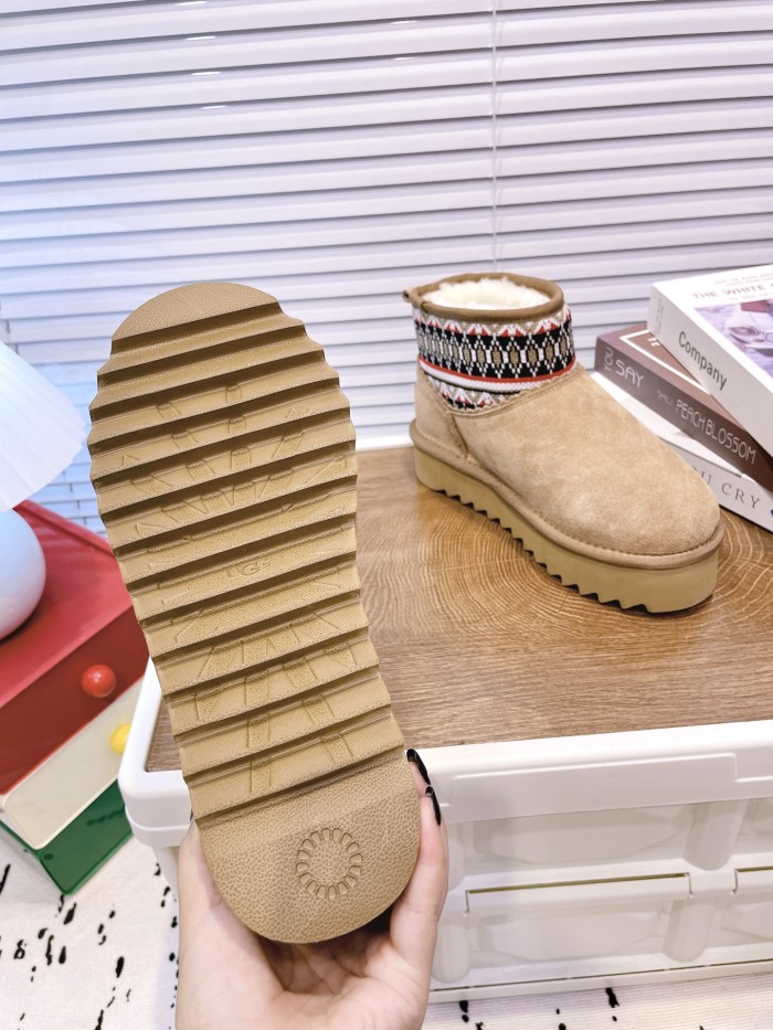 UGG shoes 022 BY002