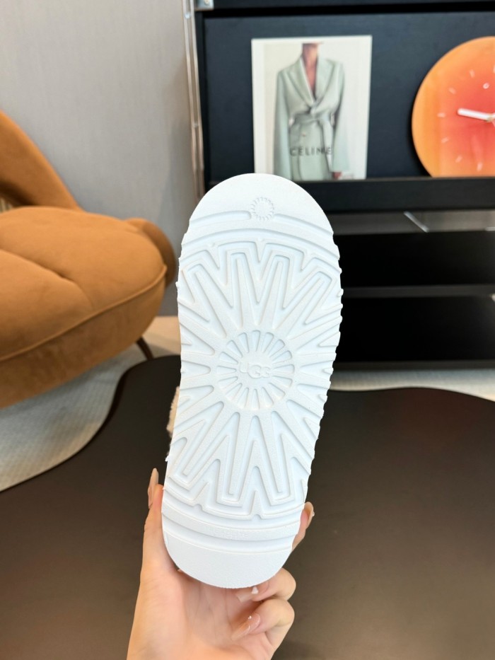 UGG shoes 023 BY052