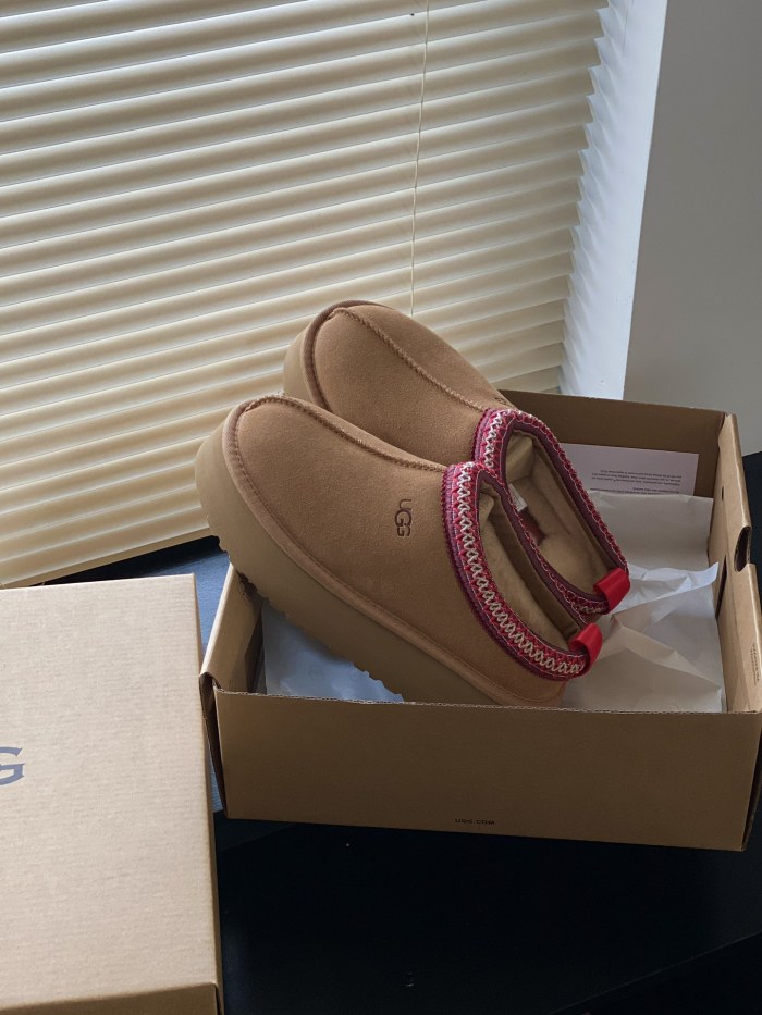 UGG shoes 013 BY061