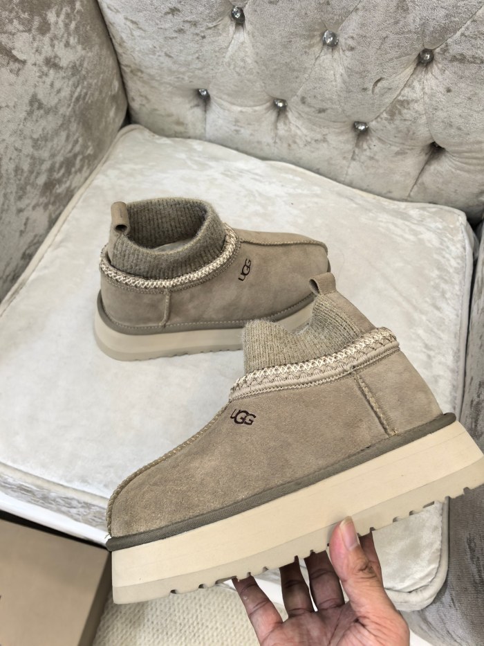 UGG shoes 044 BY081