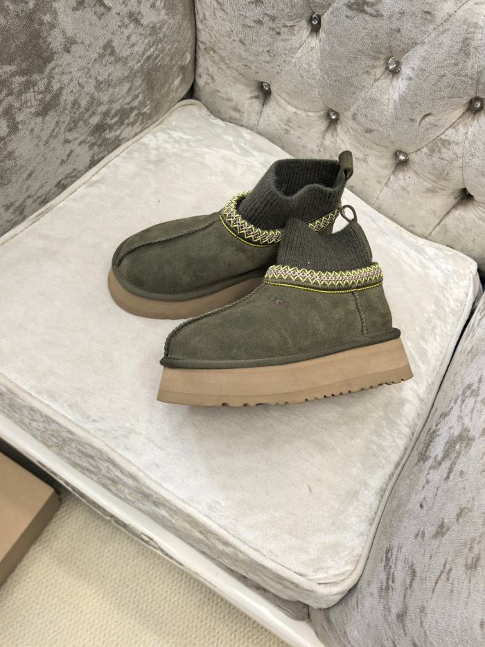 UGG shoes 044 BY081