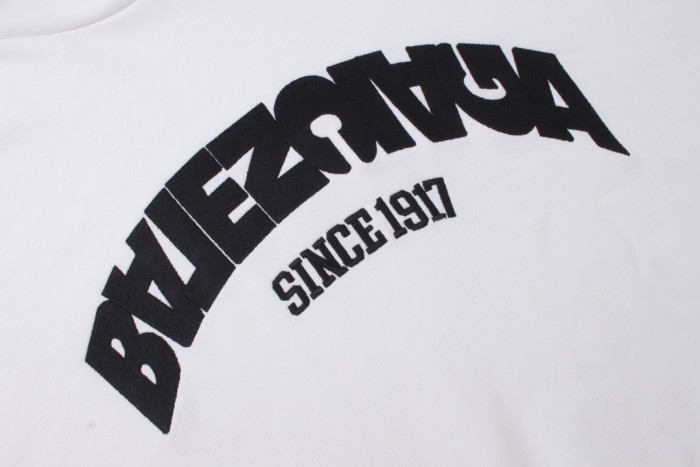 Balenciaga Sweatshirts 045