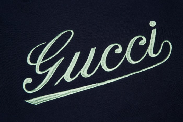 Gucci Sweatshirts 011
