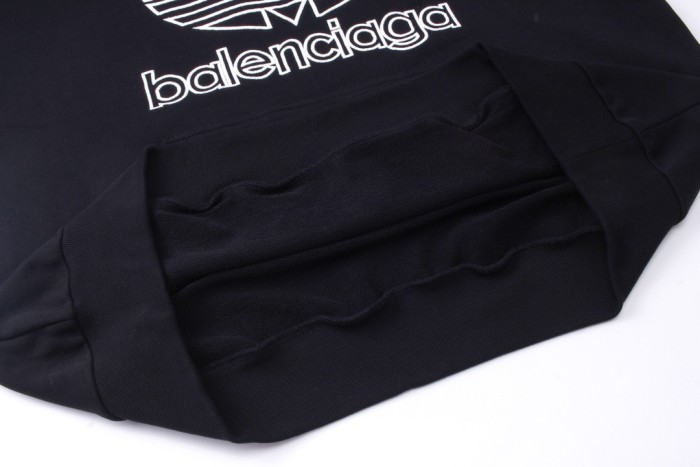 Balenciaga Sweatshirts 036