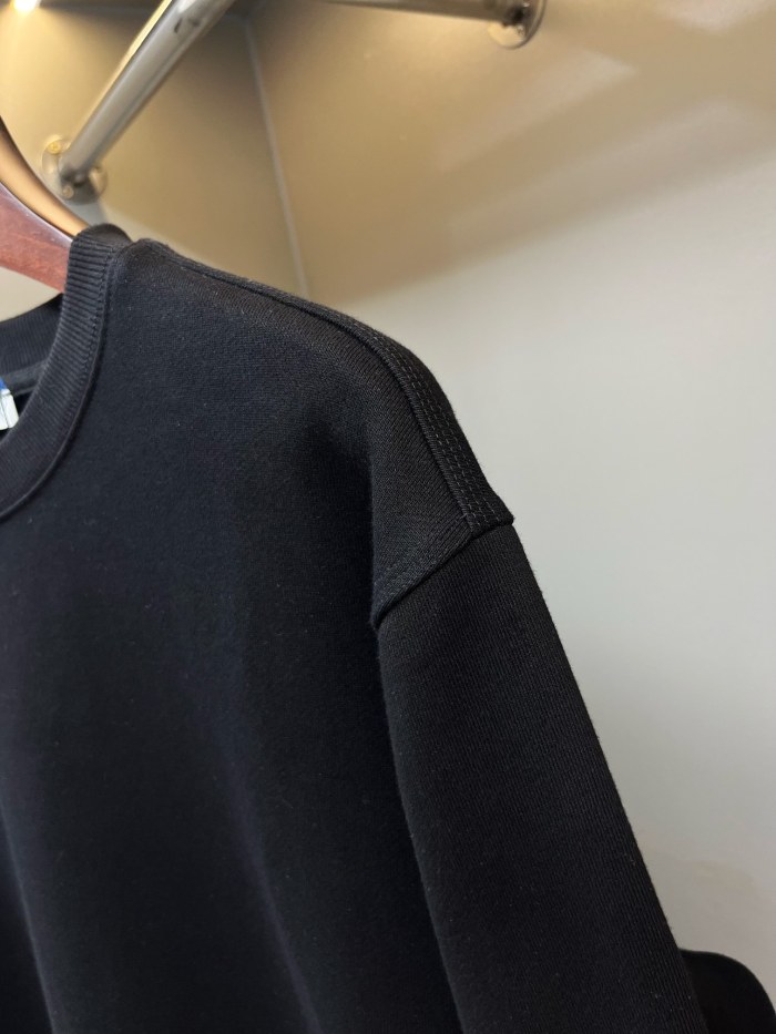 Burberry Sweatshirts 010