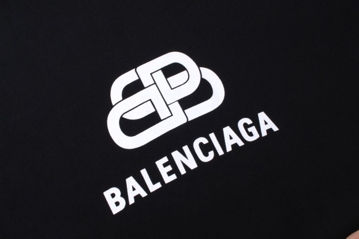 Balenciaga Sweatshirts 041
