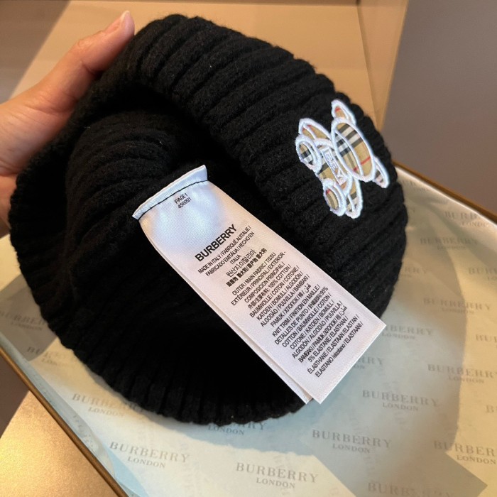 Burberry Knitted hats 001