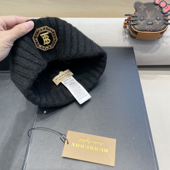 Burberry Knitted hats 002