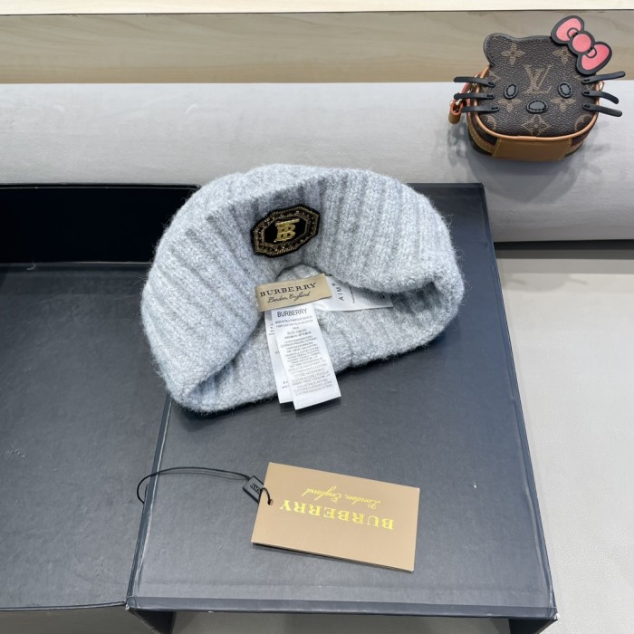 Burberry Knitted hats 002