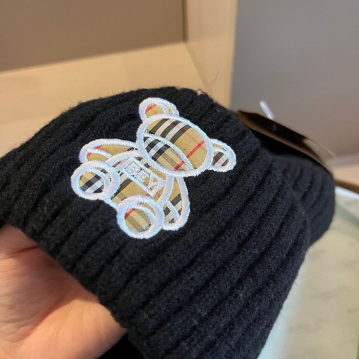 Burberry Knitted hats 001