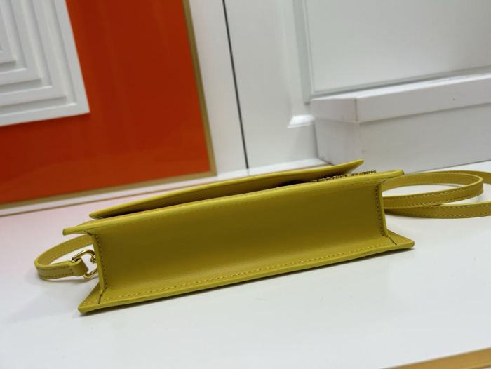 JACQUEMUS Shoulder Bag JS336 LM012 22cm