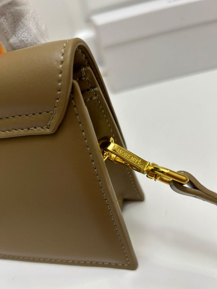 JACQUEMUS Shoulder Bag JS336 LM012 22cm