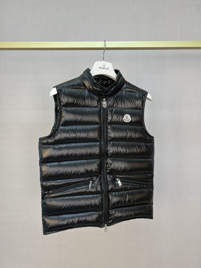 Moncler Down vest M006 FYZ042