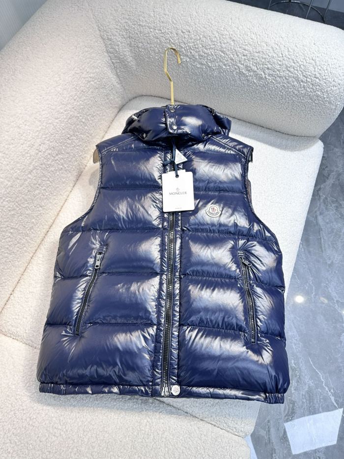 Moncler Down vest M03 FYZ083
