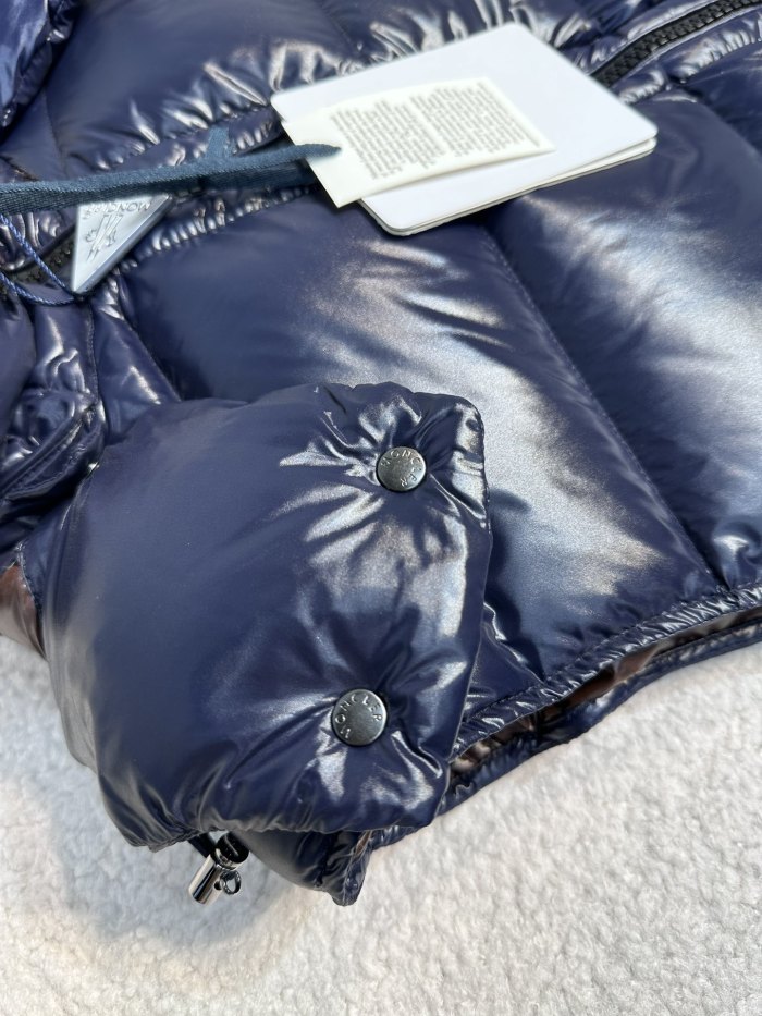 Moncler Down vest M03 FYZ083