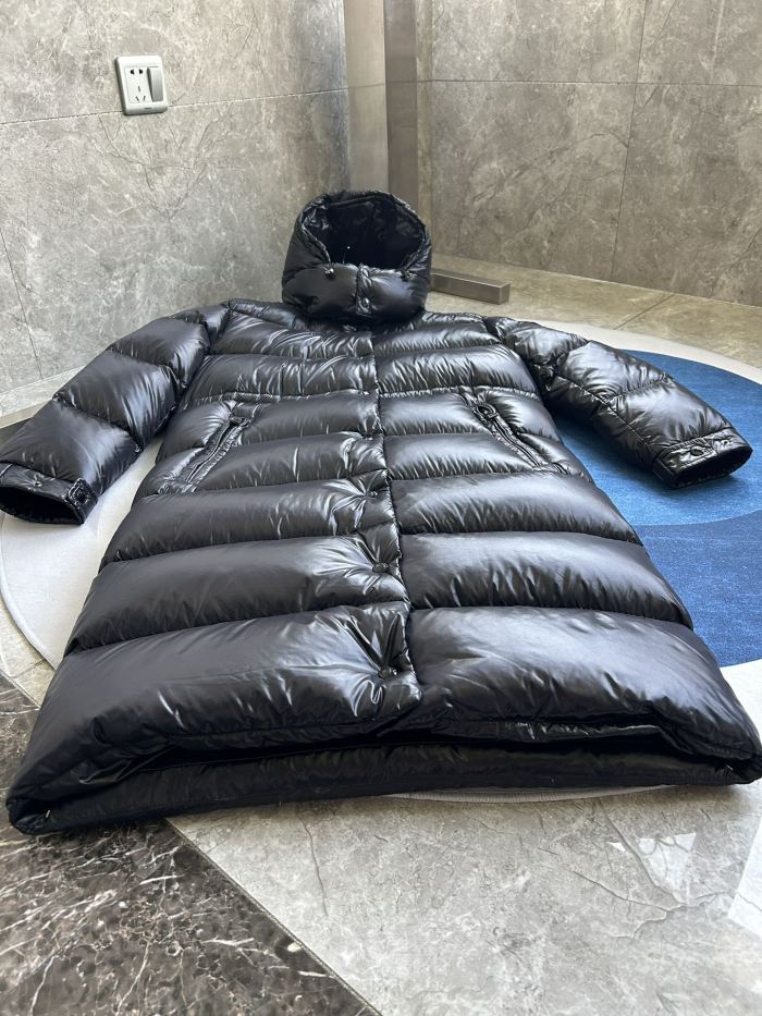 Moncler Down Jacket M2303 FYZ034