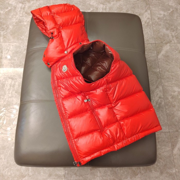Moncler Down vest M03 FYZ083