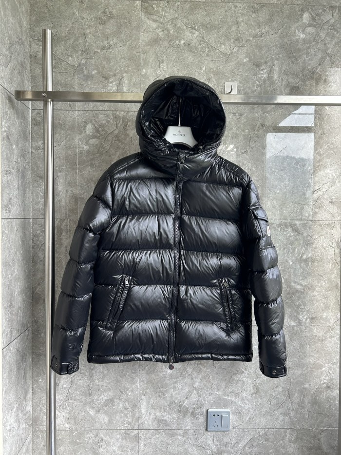 Moncler Down Jacket M92 FYZ053