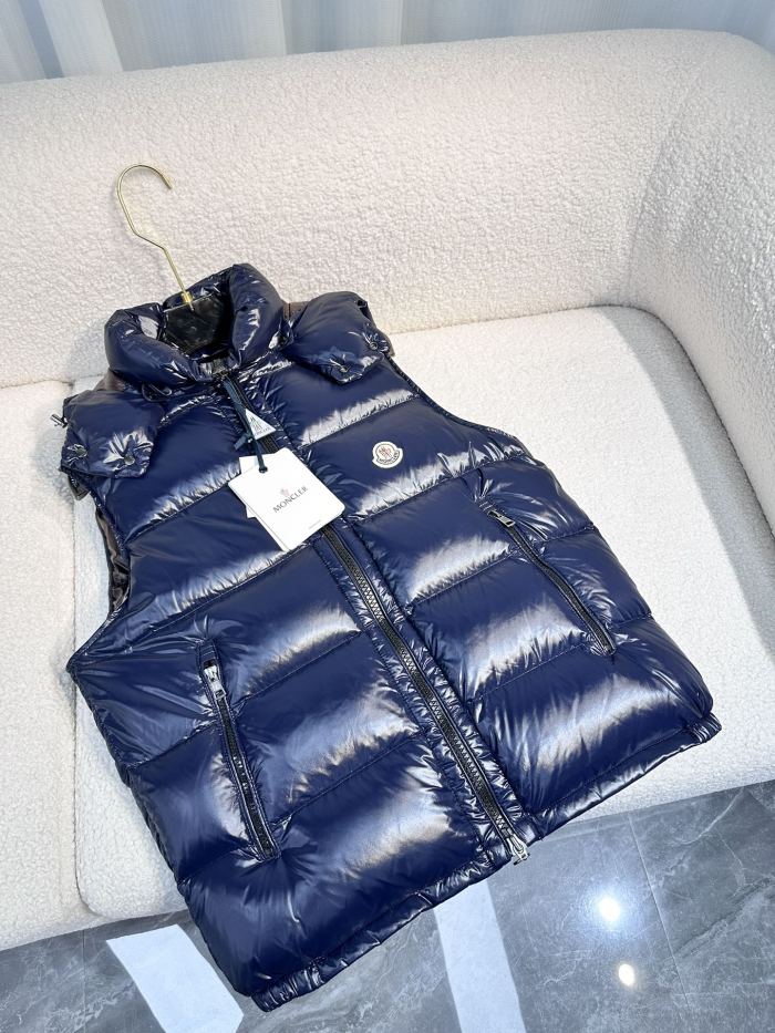 Moncler Down vest M03 FYZ083