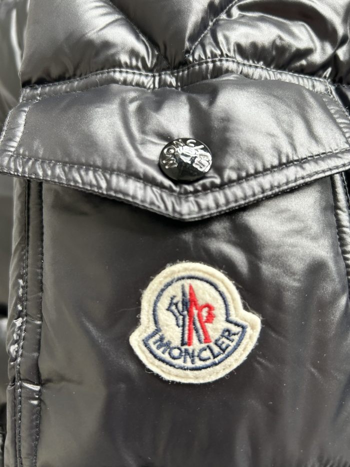 Moncler Down Jacket M93 FYZ005