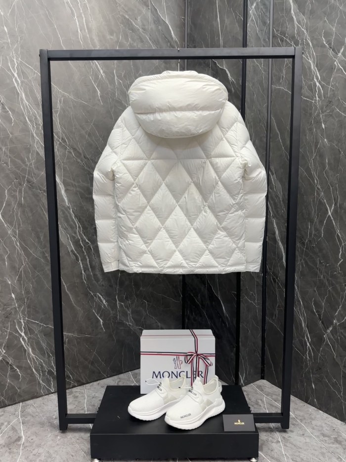 Moncler Down Jacket 002 FYZ024
