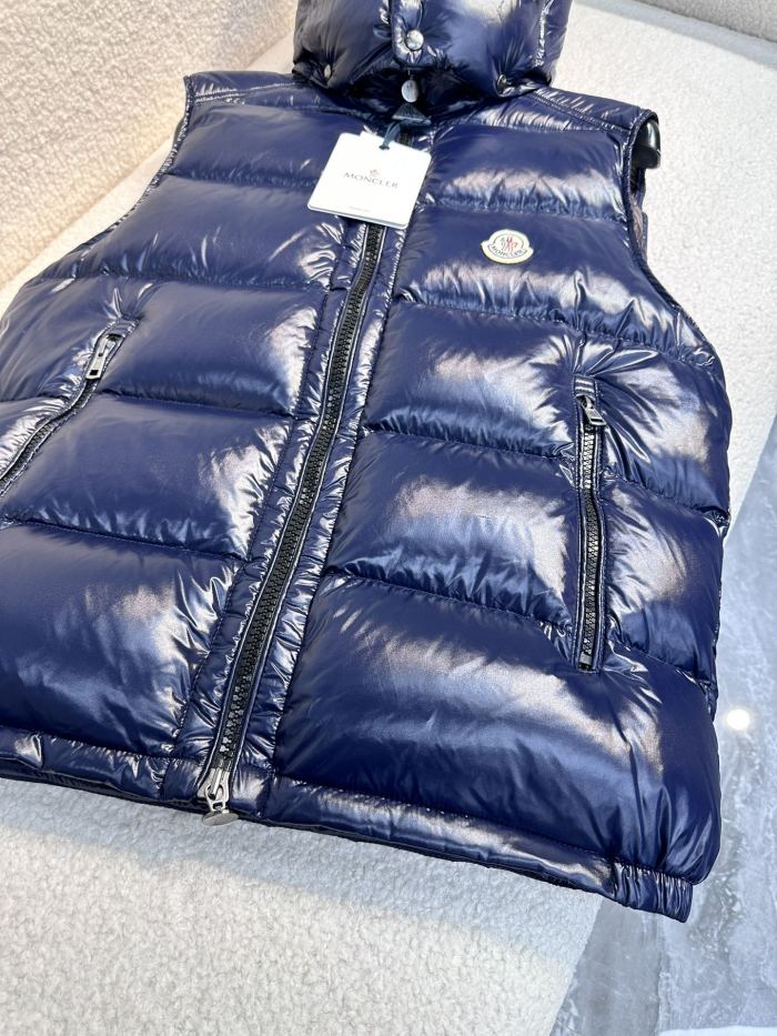 Moncler Down vest M03 FYZ083