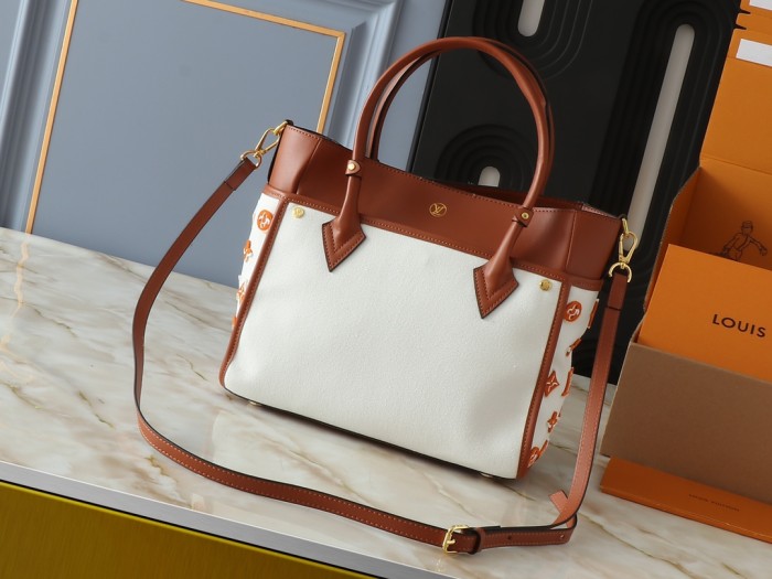 LV On My Side Handbag M20014 LM002032 25-30cm