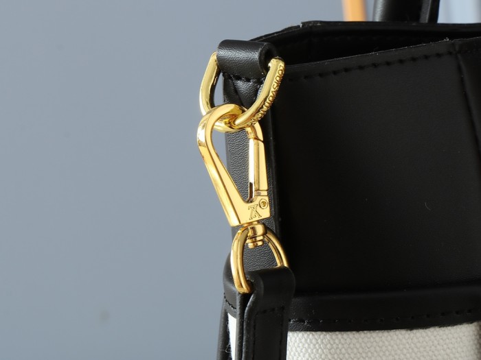 LV On My Side Handbag M20014 LM002032 25-30cm