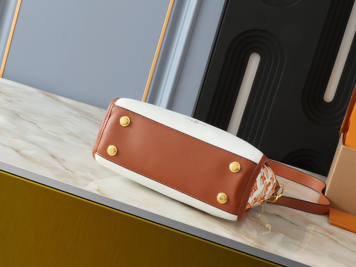 LV On My Side Handbag M20014 LM002032 25-30cm