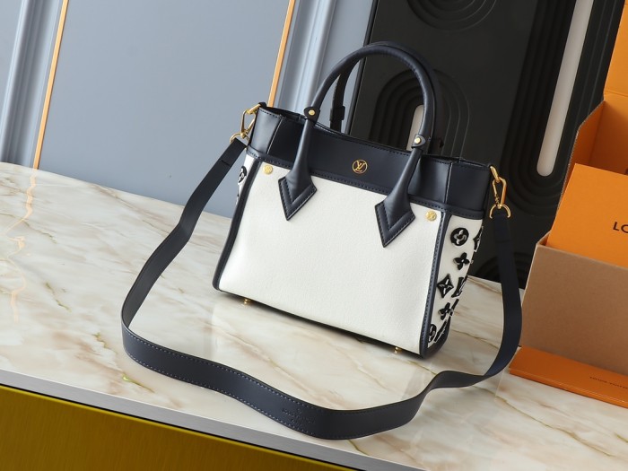 LV On My Side Handbag M20014 LM002032 25-30cm