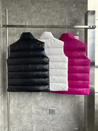 Moncler Down vest M94 FYZ042