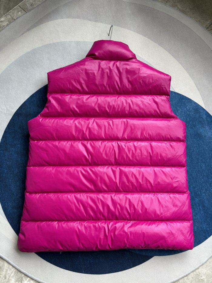 Moncler Down vest M94 FYZ042