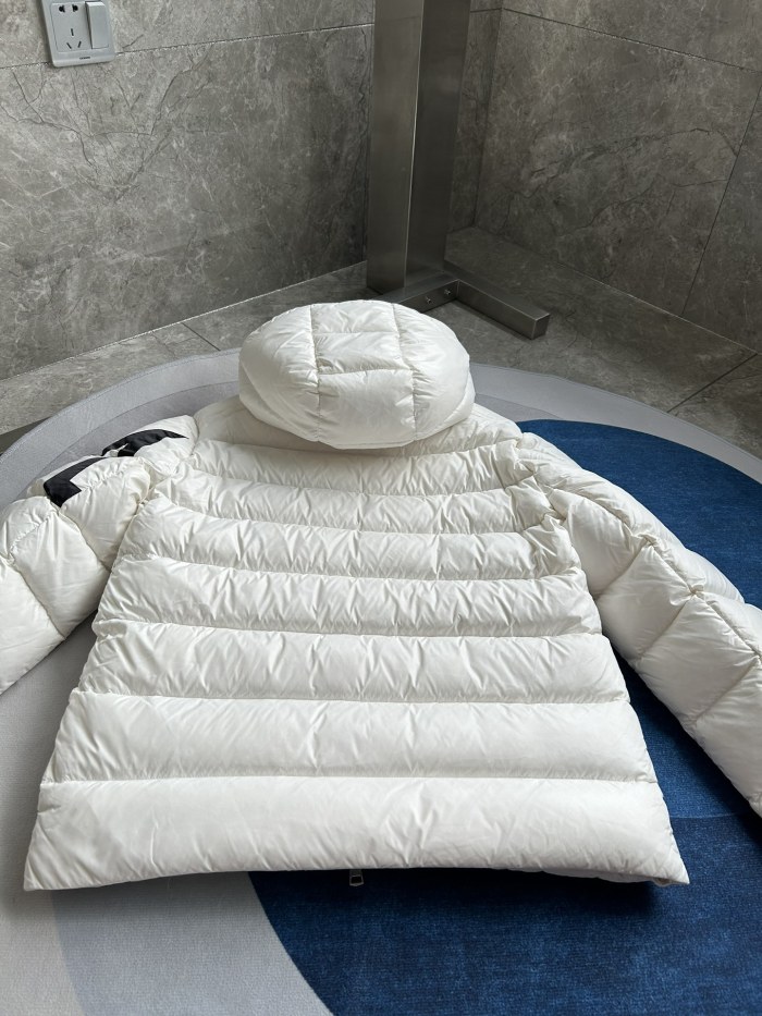 Moncler Down Jacket M2305 FYZ006
