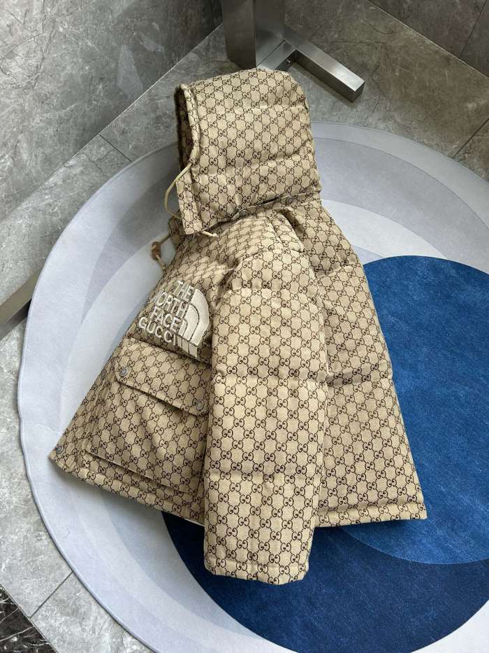 The North Face x Gucci Down Jacket 216 FYZ084