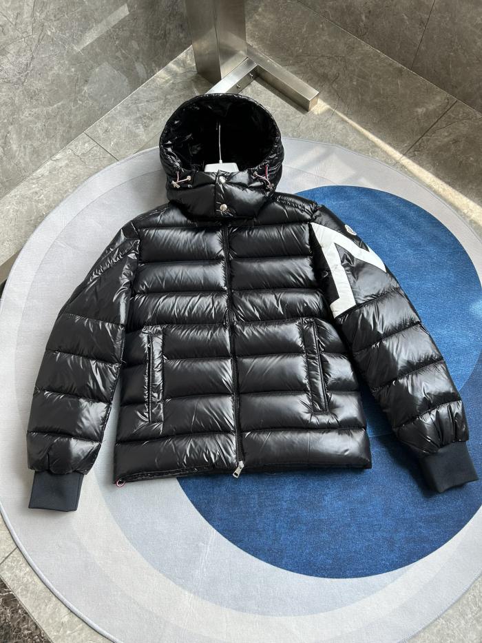 Moncler Down Jacket M2305 FYZ006