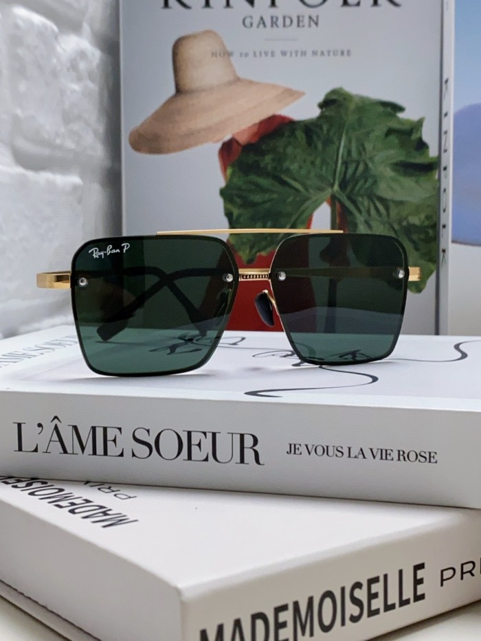 Ray-Ban Sunglasses RB1977