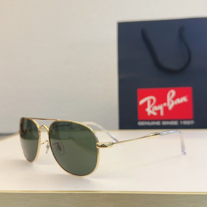 Ray-Ban Sunglasses RB3735