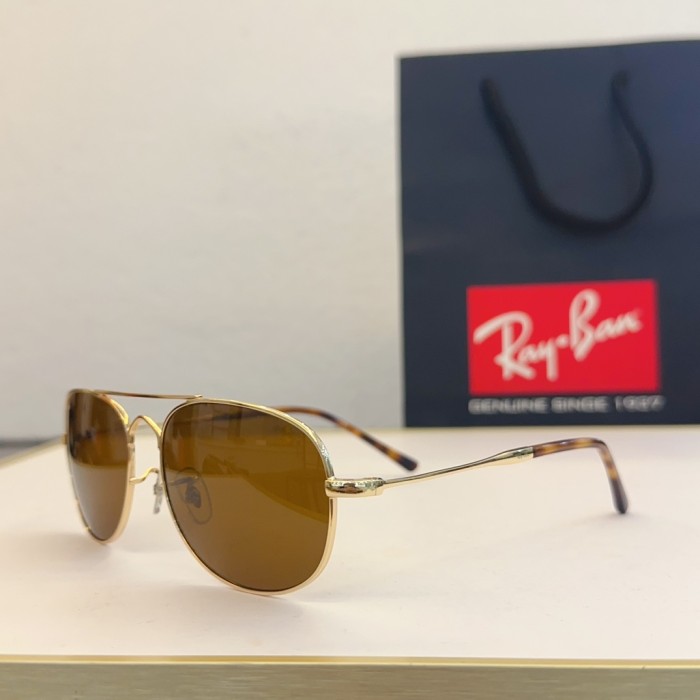 Ray-Ban Sunglasses RB3735
