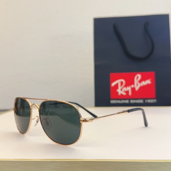 Ray-Ban Sunglasses RB3735