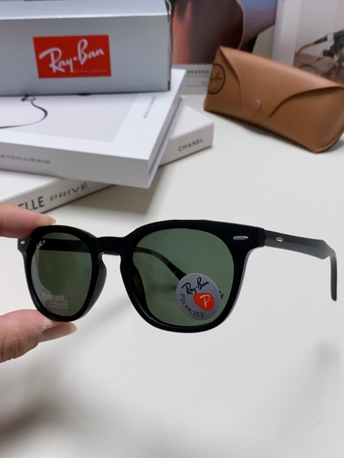 Ray-Ban Sunglasses RB4569