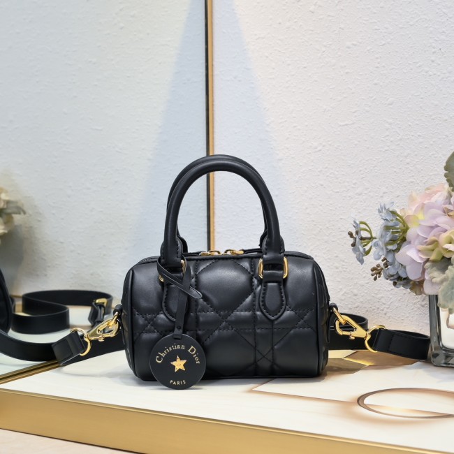 Dior Groove 17 Bag M928 XB061 17cm