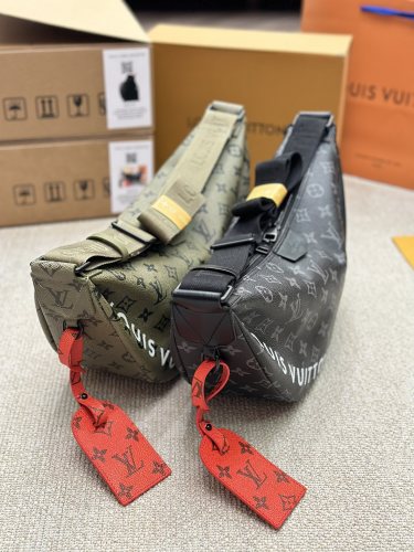 LV Discovery Waist bag 035 DB551 40cm