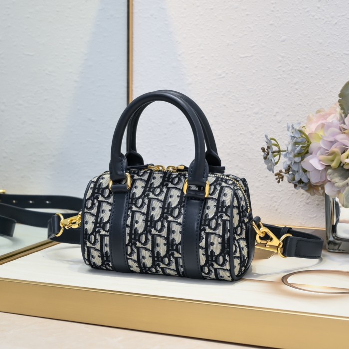 Dior Groove 17 Bag M928 XB061 17cm