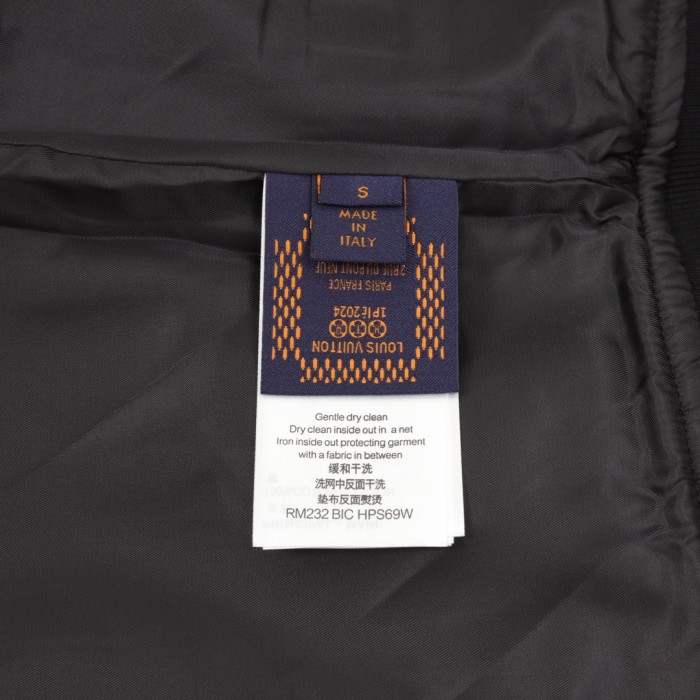 LV Jacket 009