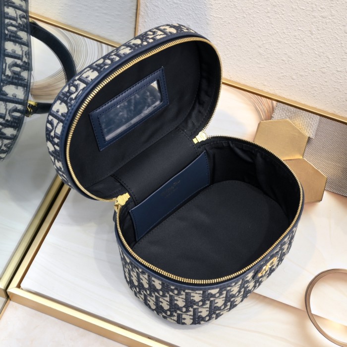 Dior 30 Montaigne Vanity Case 7099 XB091 20.5cm